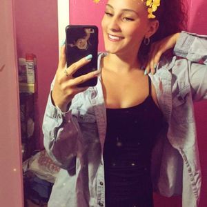 Meet your Posher, Edith